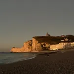 Avec Grande Terrasse Et Parc - Classe 4 Etoiles Étretat