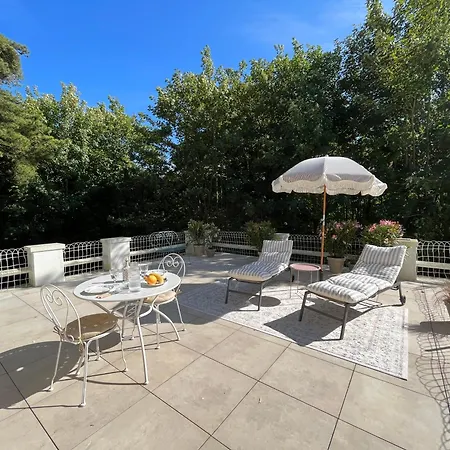 Avec Grande Terrasse Et Parc - Classe 4 Etoiles Étretat